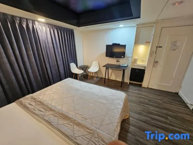 Standard Double room with city view