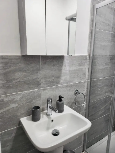 Dundee - 1 Bed - Sleeps 5 - Pet Friendly