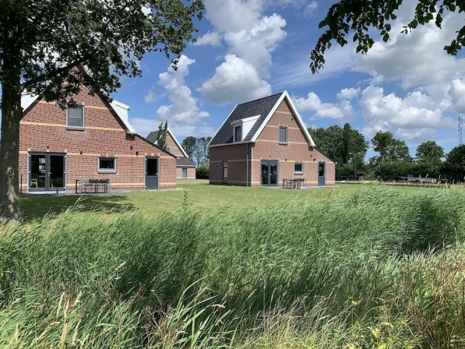 2 Bedrooms Cottage