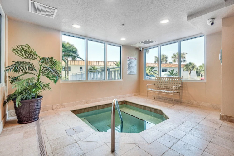 Daytona Beach Condo: Pool Access, Oceanfront