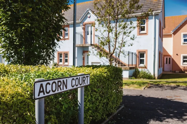 Apartment - Sleeps 4, Pet Friendly & Free Parking
