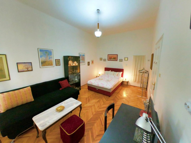 Artsy Ferhadija Studio Apartment