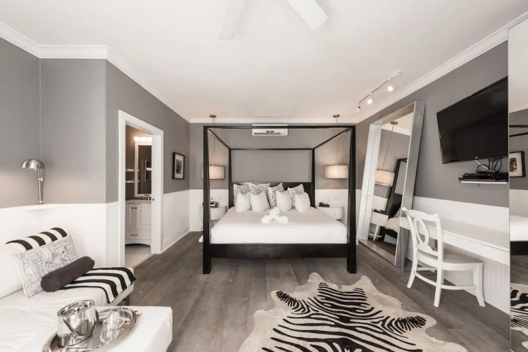 Superior Double Suite with pool view
