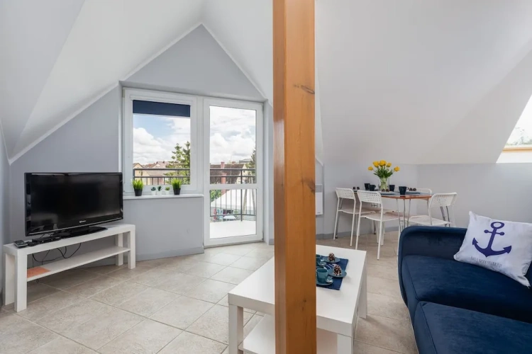 2 Bedrooms Apartment with balcony and beachfront