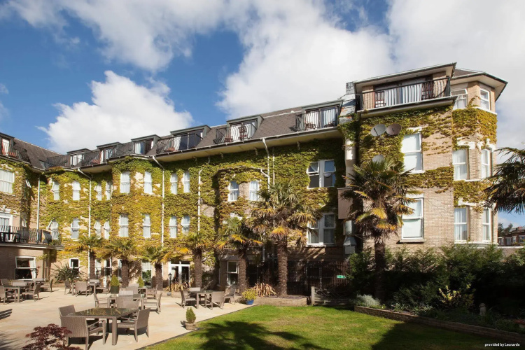 The Connaught Lodge
