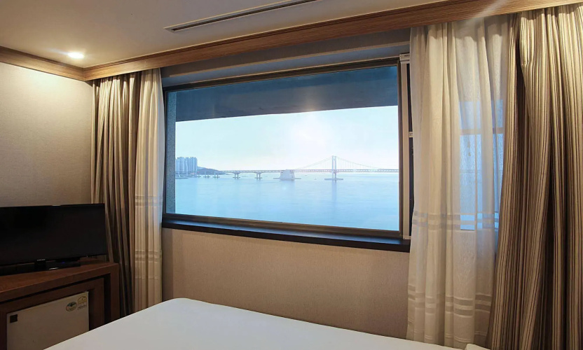 Dawn Beach Hotel