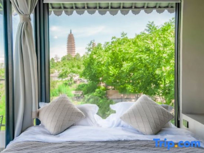 Standard Double room with view