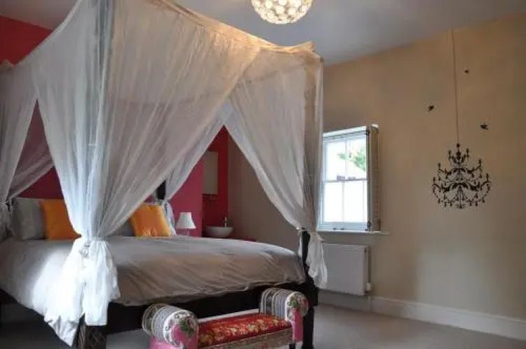 Bove Town House Apartments