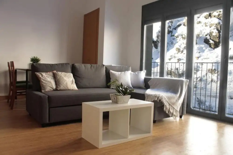 Vista Canillo Apartments