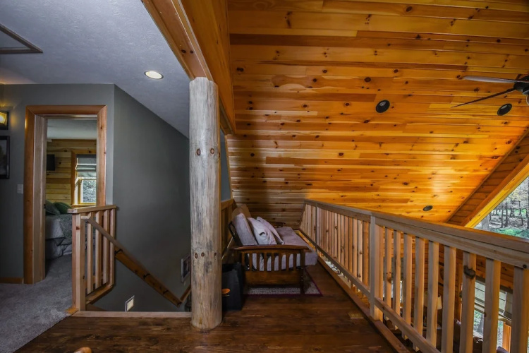 Log Me Inn 5 Bedroom House