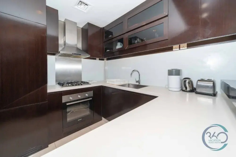 Exquisite 1 BR Apartment Upper Crest