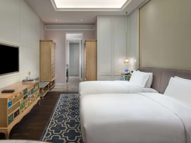 Luxury Twin Post-modern Decor room