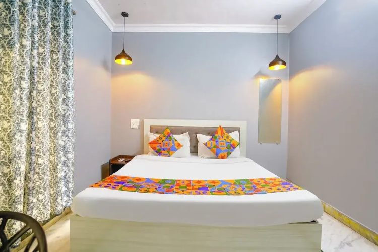Fabhotel Galaxy Grand