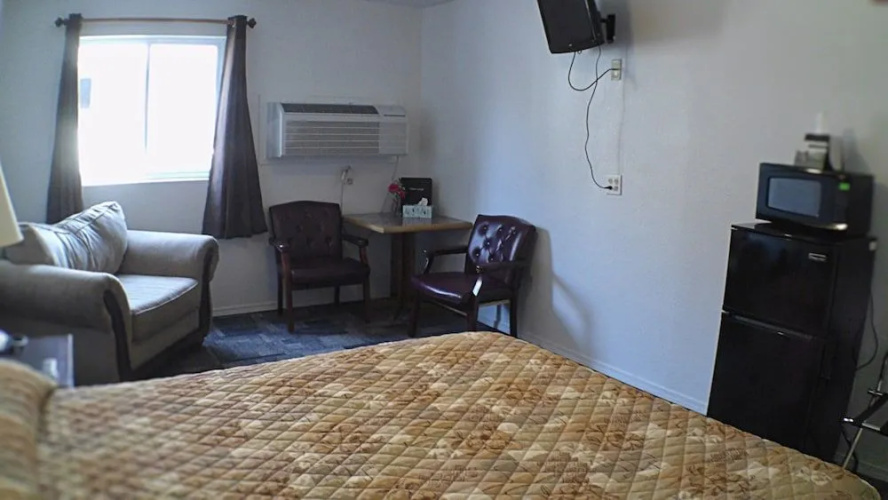 Americas Best Value Inn Salmon