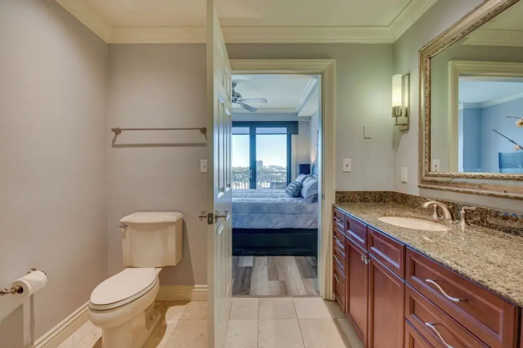 Emerald Grande Condo: Beach, Marina & Ocean View