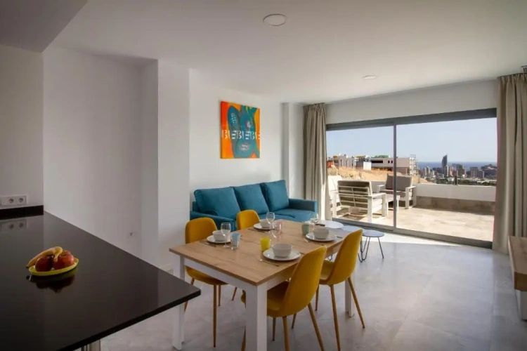 2 Bedrooms Apartment