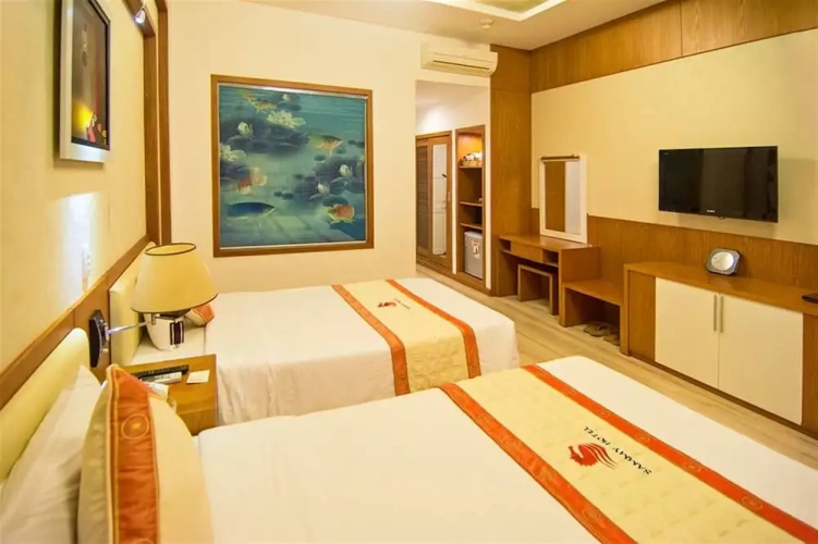 Superior room with balcony and with city view