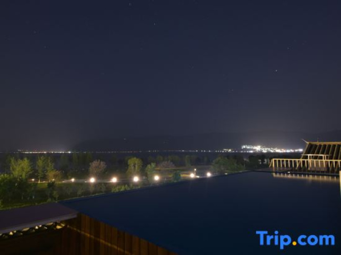 Dali Lanyue Seaview Hotel