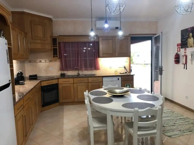 Spacious, Garden, and Private Parking