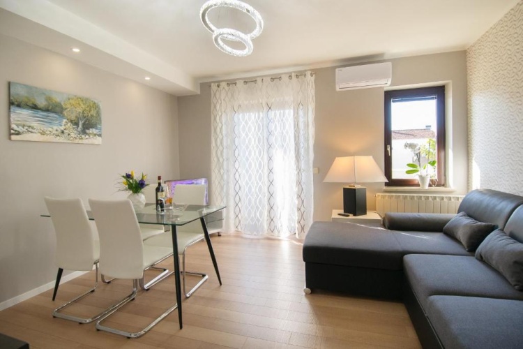 1 Bedroom Apartment with balcony and with sea view