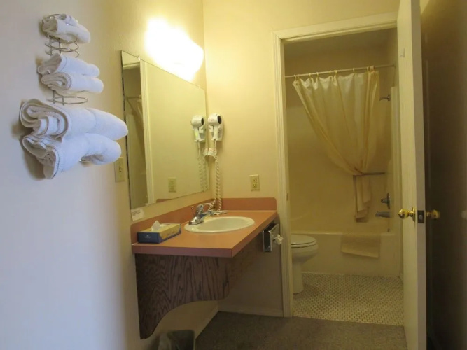 Meadowlark Inn Bridgeport