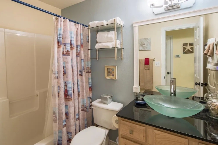 2 Bedrooms Premium Basement room