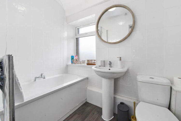 Village Cwtch Whitchurch Apartment