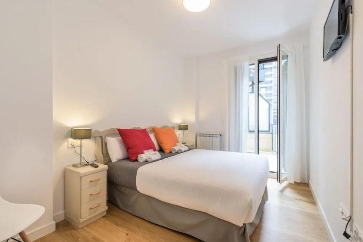 3 Bedrooms Apartment