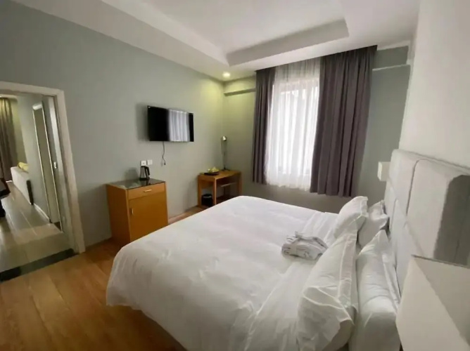 Averi Hotel