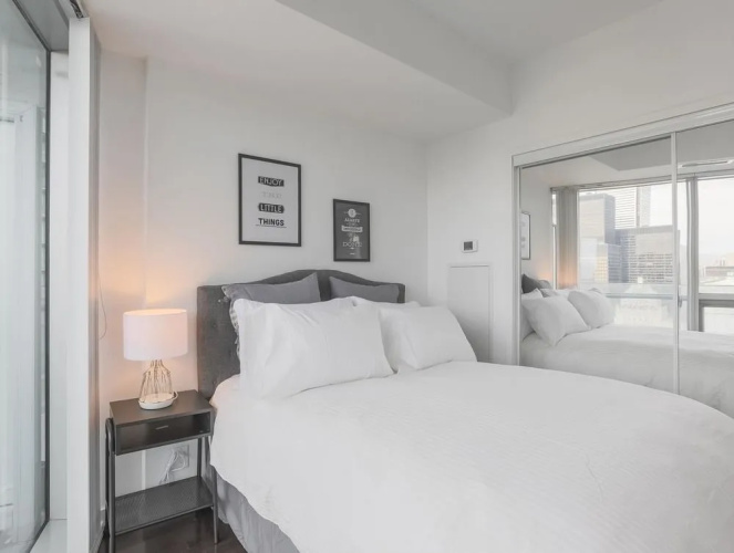 Noel Suites - York and Harbour St.