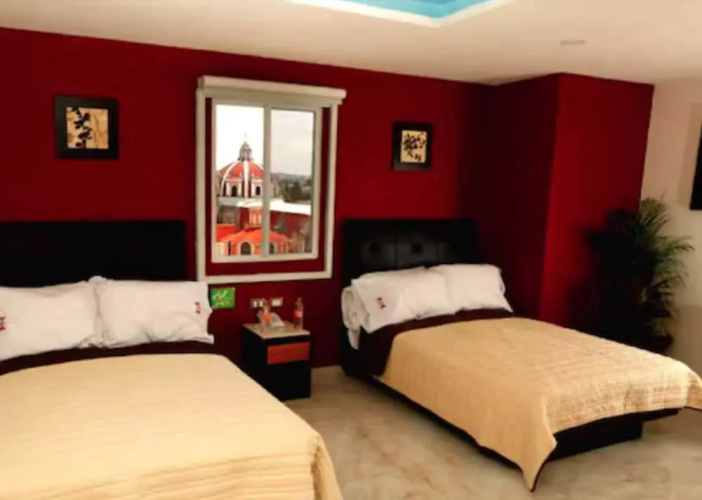 Hotel Leones