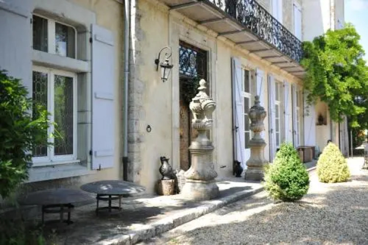 Chateau De Lamothe
