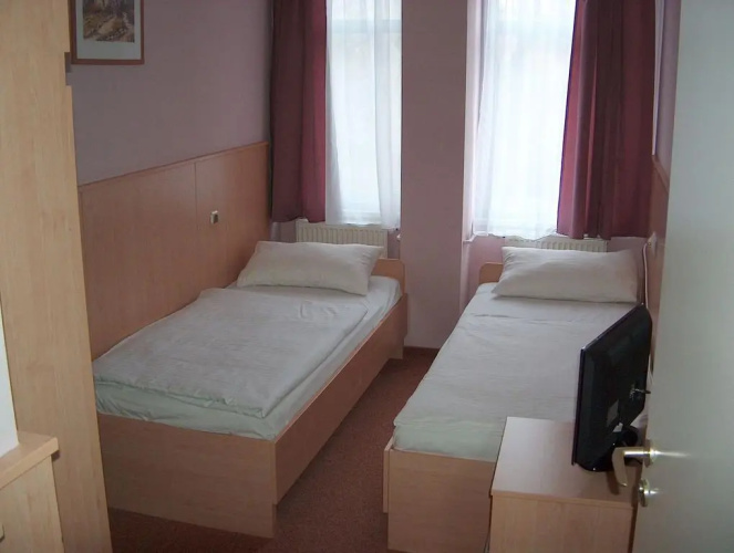 D-Hotel