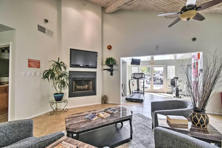 Pool, Hot Tub & Golf Course Views: Scottsdale Home
