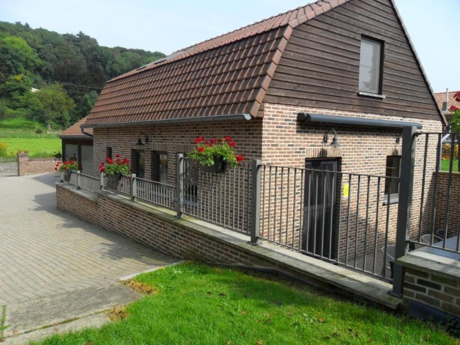 4 Bedrooms Cottage