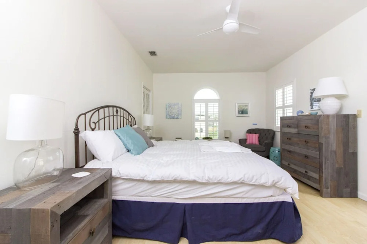 Seaside Bungalow by Vtrips