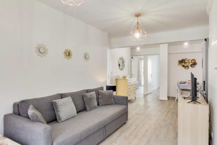 3 Bedrooms Apartment