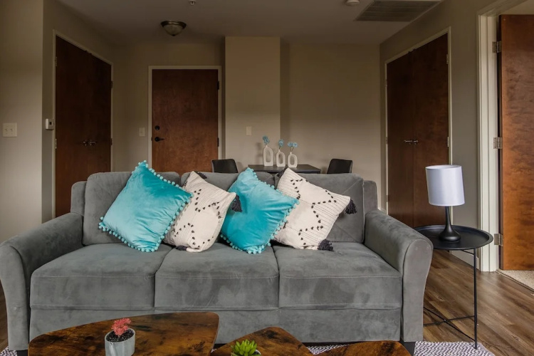 2 BR Weston Apt by Frontdesk