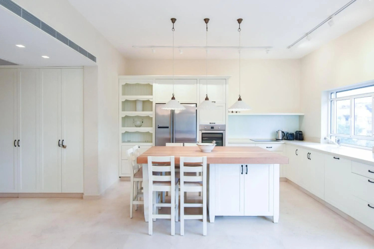Spacious 2BR in Ben Gurion blvd by HolyGuest