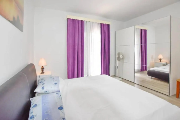 Apartment Dama-10m from beach