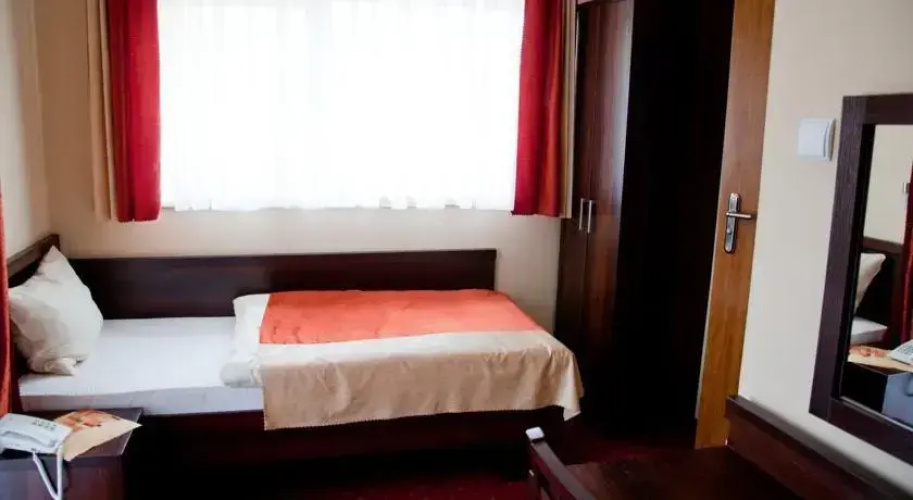 Hotel Dębina