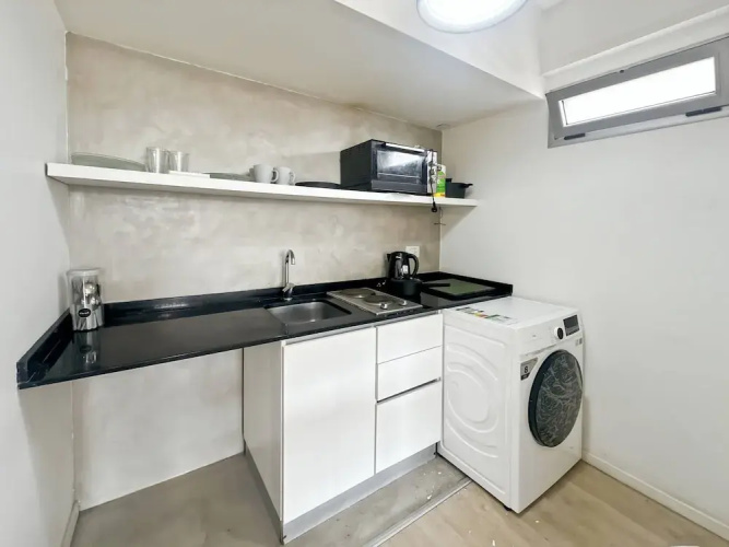 Comfortable Studio With Balcony and Excellent Location