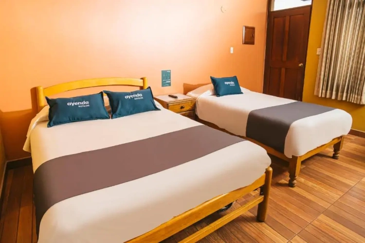 Standard Triple room