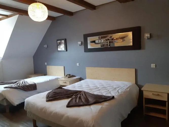 Standard Triple room