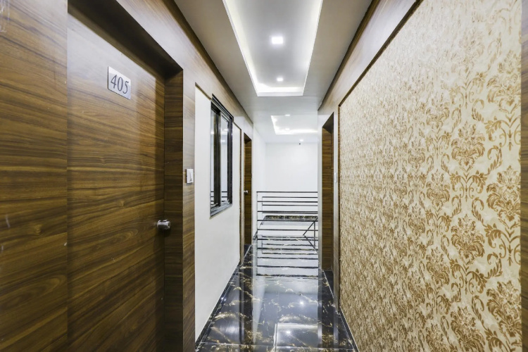 OYO VAD159 Hotel Grand