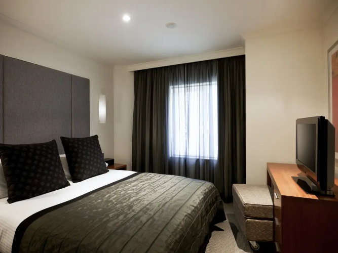 1 Bedroom Apartment with city view