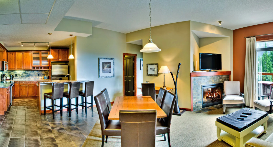 Blackstone Mountain Lodge by CLIQUE
