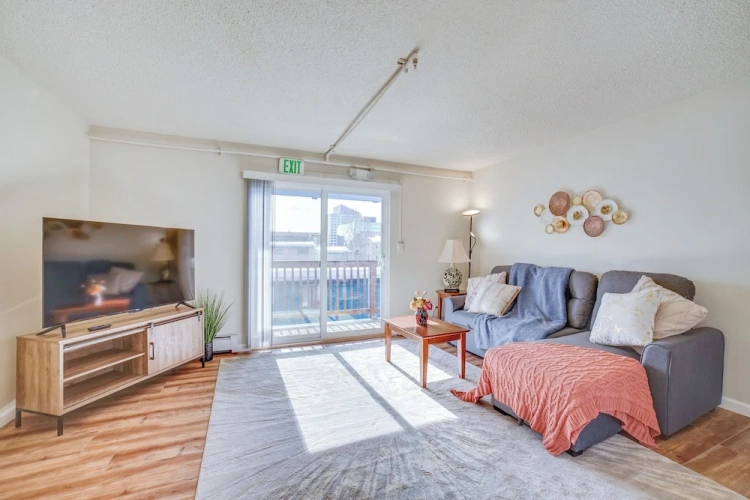 2 Bedrooms Apartment