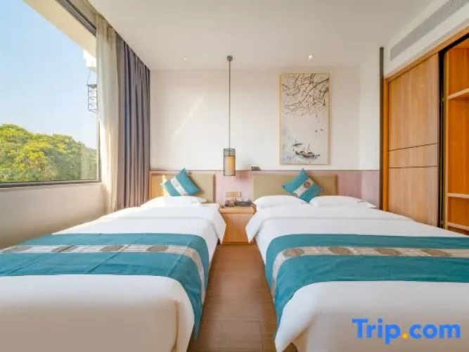 1 Bedroom Premier Twin Suite with view