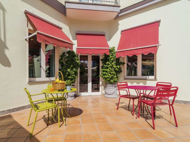 Ibis Styles Napoli GaribaldiOver view